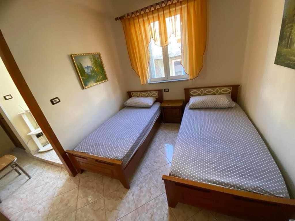 Koli Apartaments Sarandë Exteriör bild